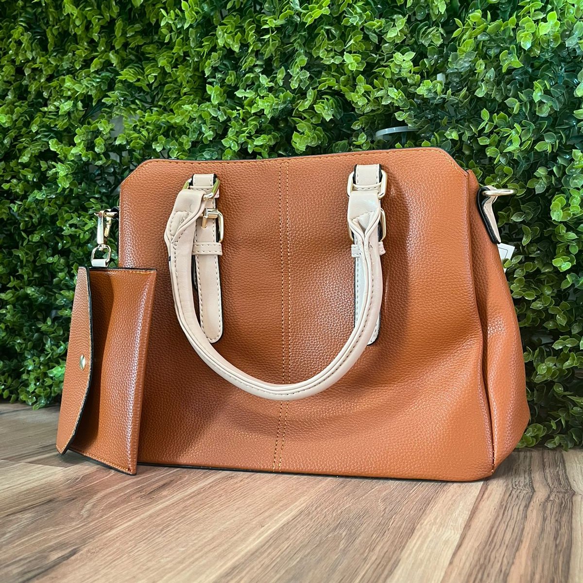 Bolsa de Couro com Carteira